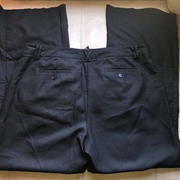 NY & CO Black Straight Leg Pants - 16 - Picture 3 of 3